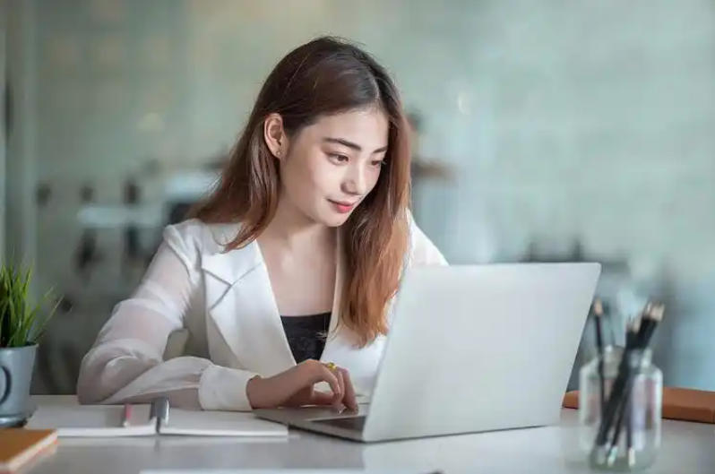 山东白马物流运输有限公司轮播图3